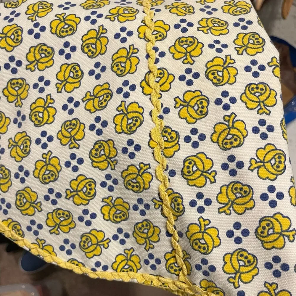 Cute buttercup vintage 50s-60s floral retro tie waist apron kitchen pockets